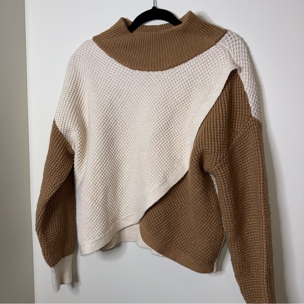 Express Two-Tone Cream and Brown Women's Sweater - Picture 4 of 6